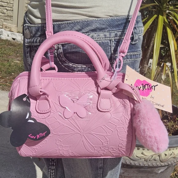 BETSEY JOHNSON PINK EMBOSSED BUTTERFLY BARREL CROSSBODY w/FLUFFY HEART TASSEL - Picture 3 of 10
